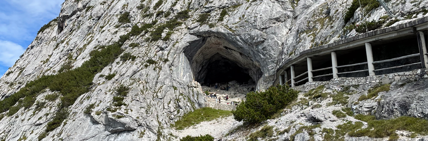 Wanderung in die Rieseneiswelt Werfen